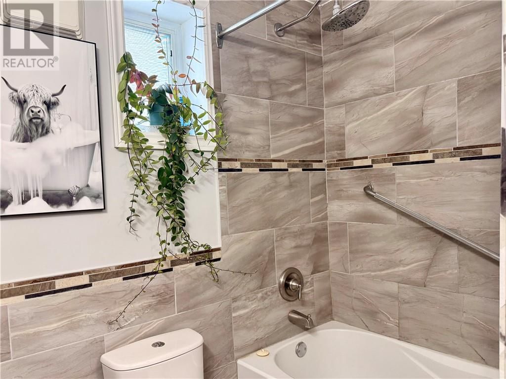 7 CONFEDERATION STREET Image 33