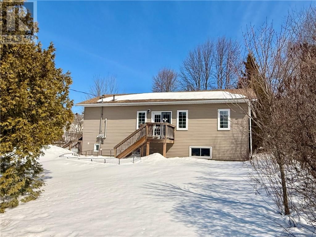 7 CONFEDERATION STREET Image 35