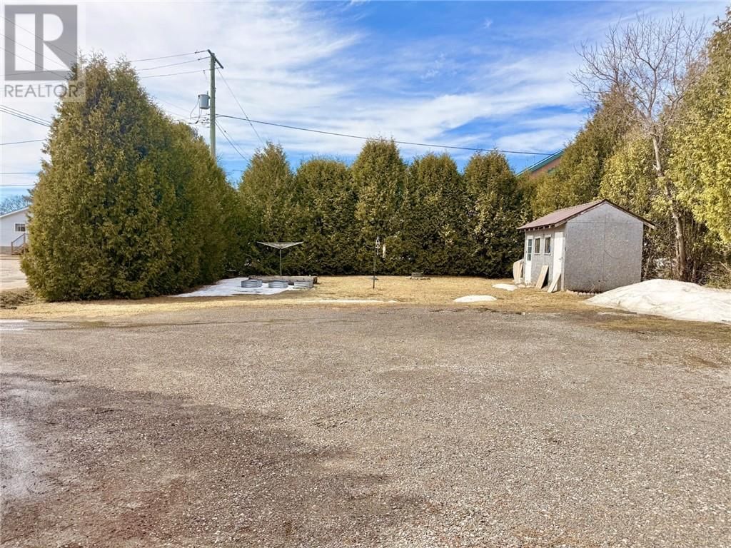 7 CONFEDERATION STREET Image 36