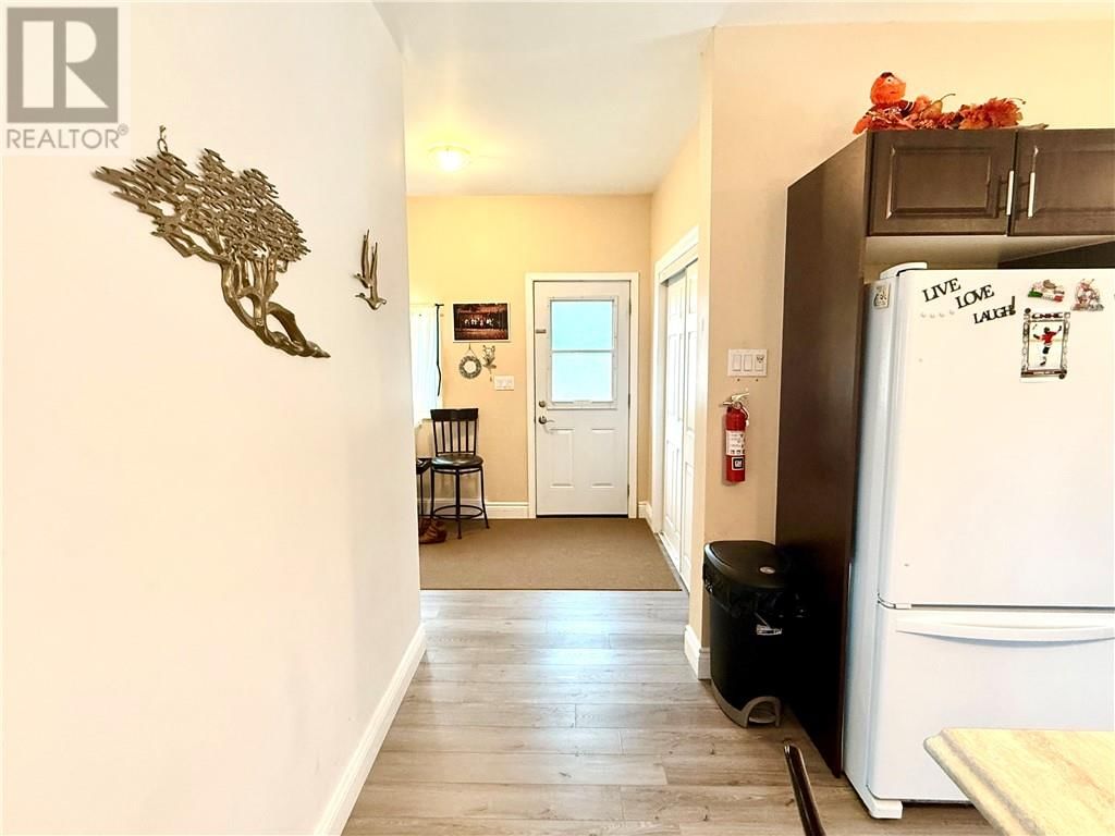 7 CONFEDERATION STREET Image 5