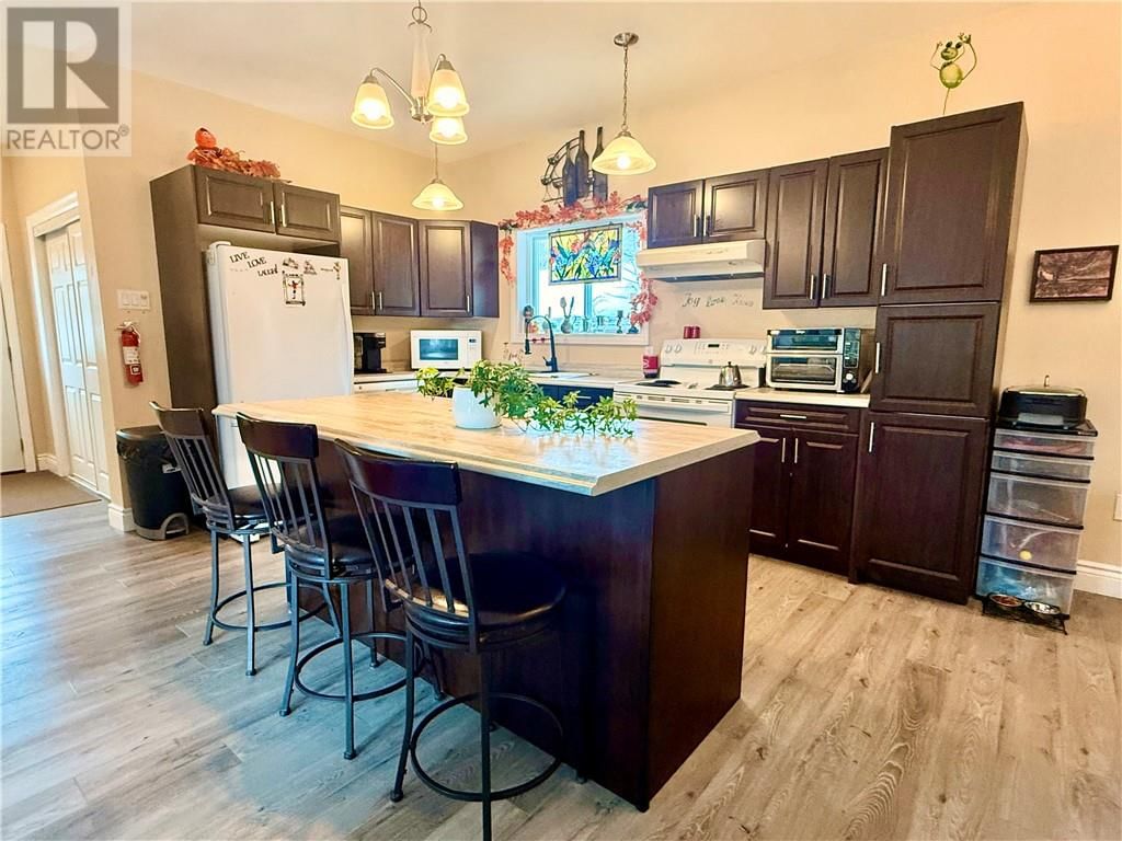 7 CONFEDERATION STREET Image 6