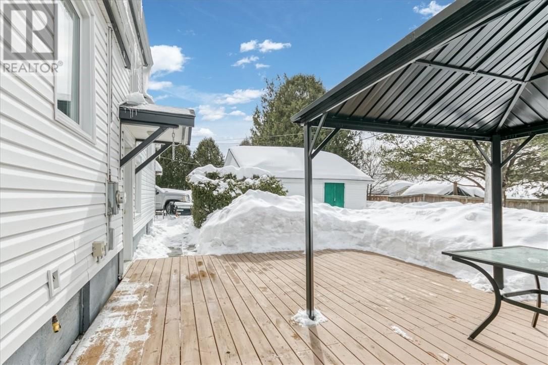 570 QUEEN ELIZABETH STREET Image 6