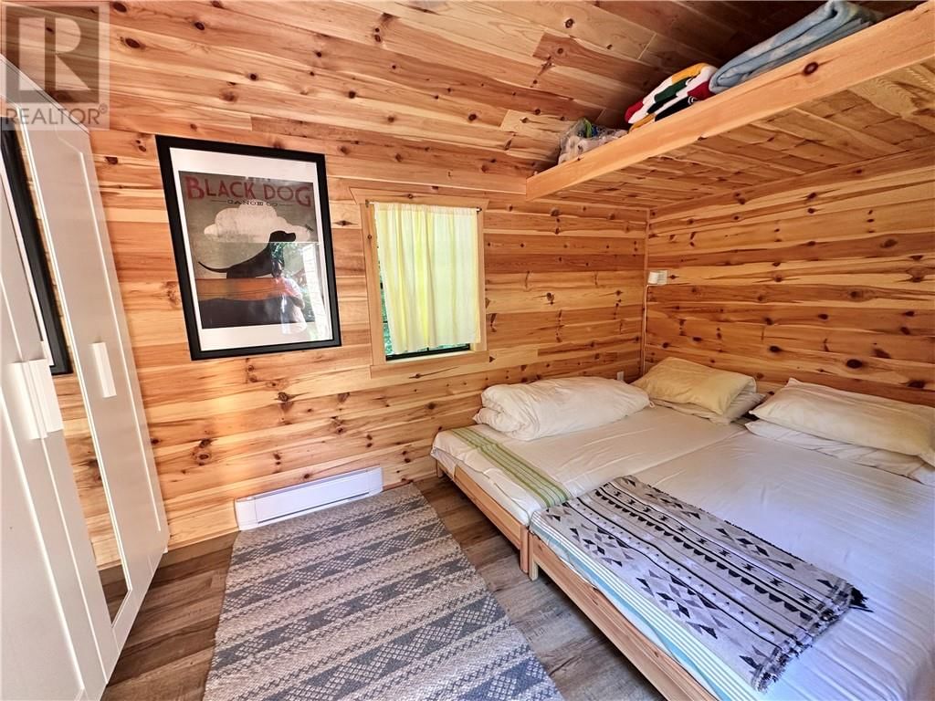 58 PICNIC POINT LANE Image 14