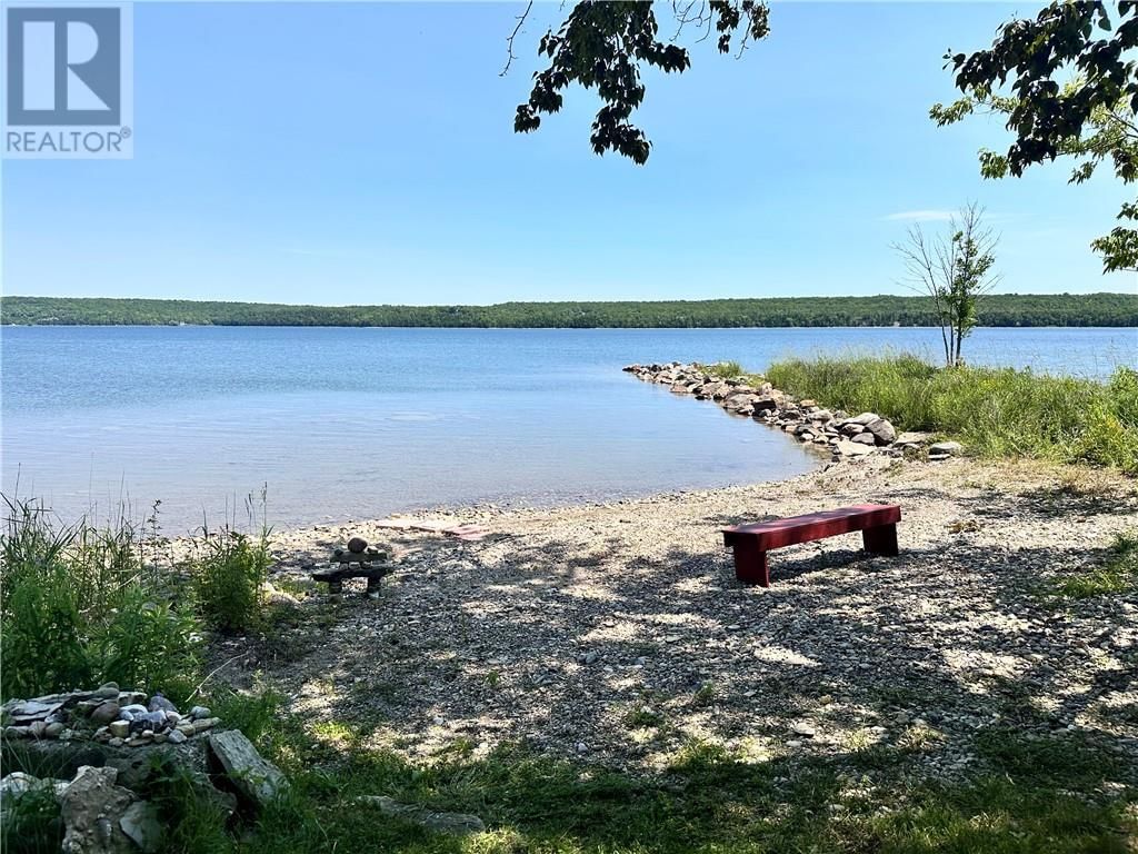 58 PICNIC POINT LANE Image 17