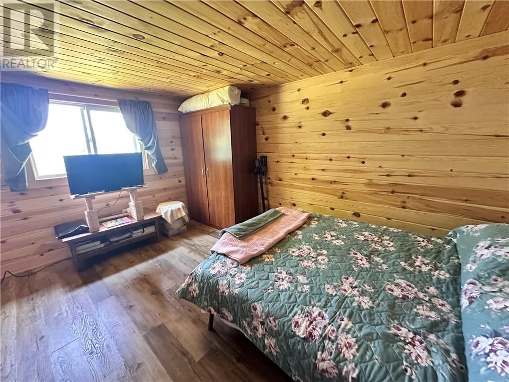 58 PICNIC POINT LANE Image 8