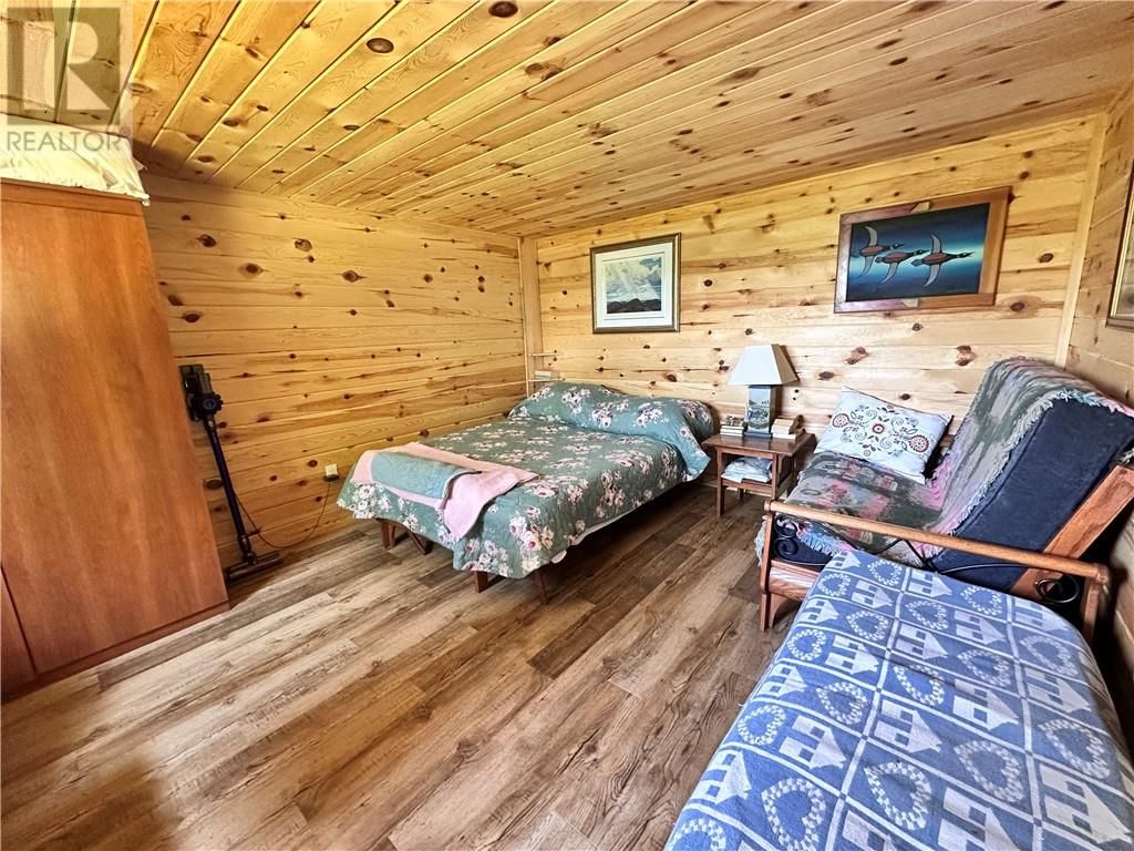 58 PICNIC POINT LANE Image 9