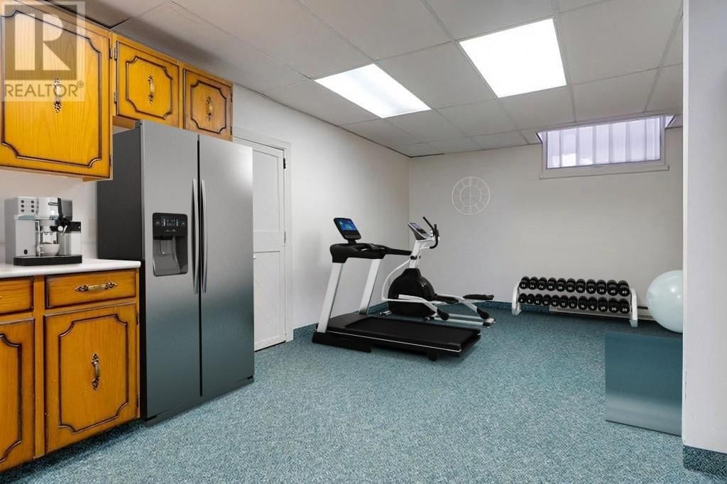 34 VILLAGE CRESCENT Image 15