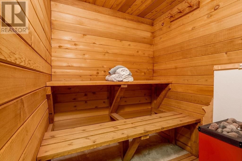 34 VILLAGE CRESCENT Image 19