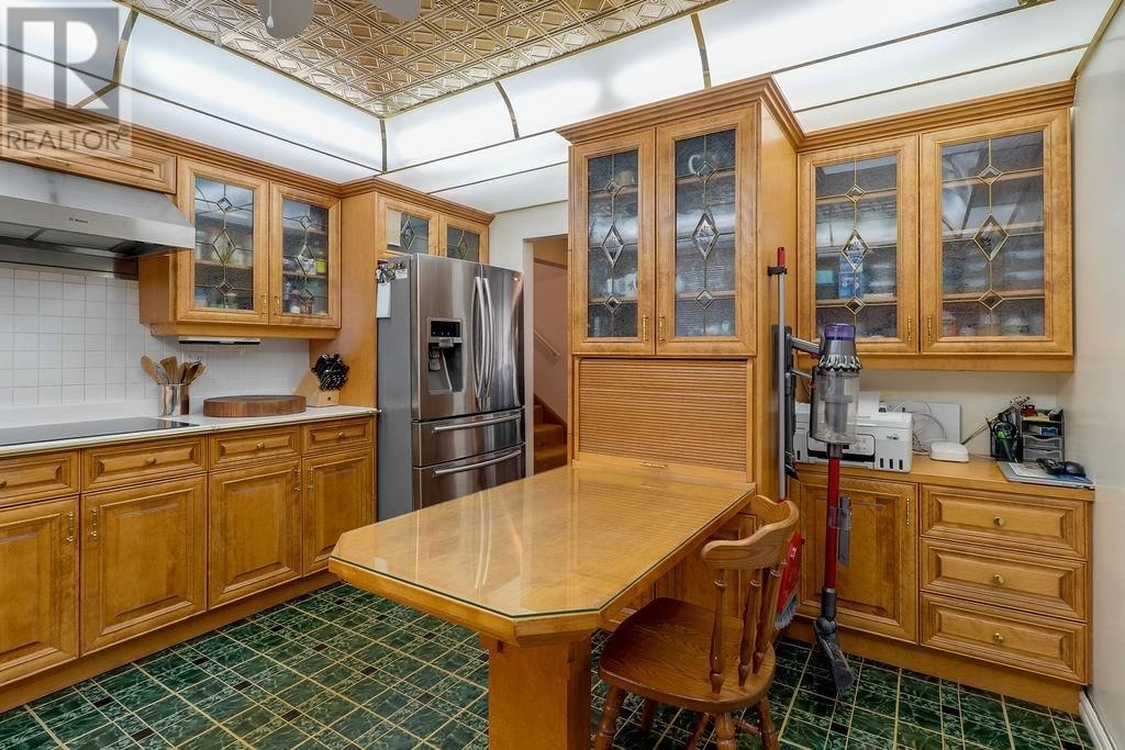 34 VILLAGE CRESCENT Image 4