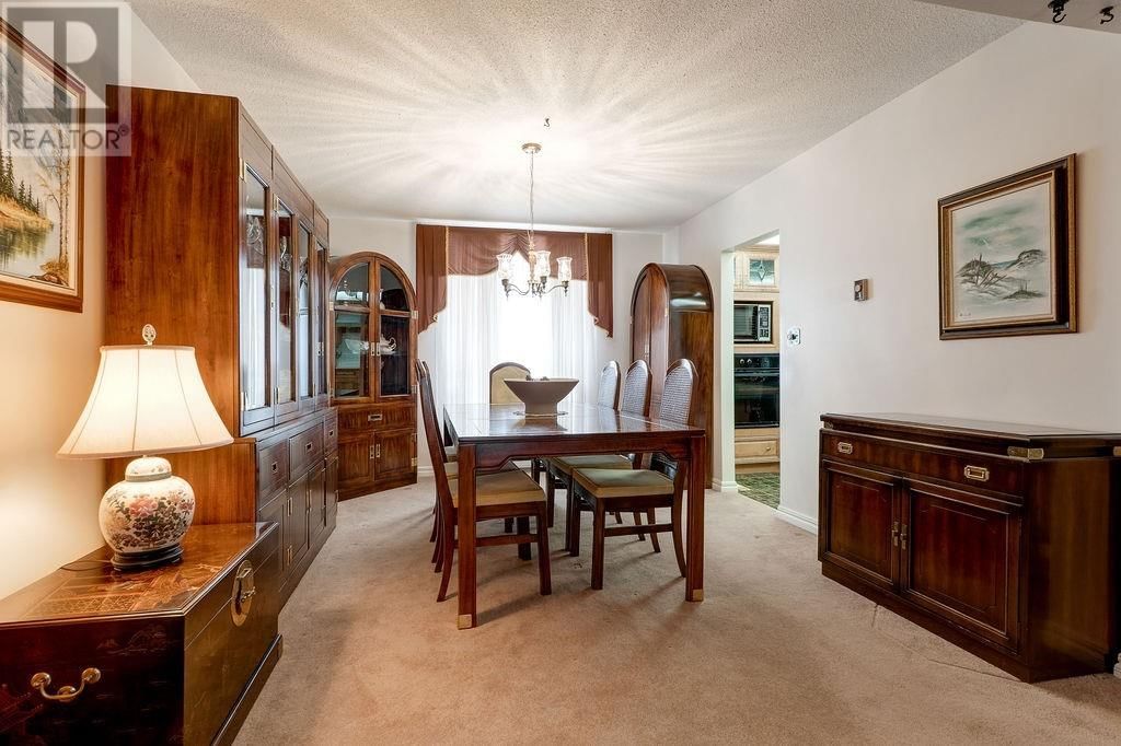 34 VILLAGE CRESCENT Image 5