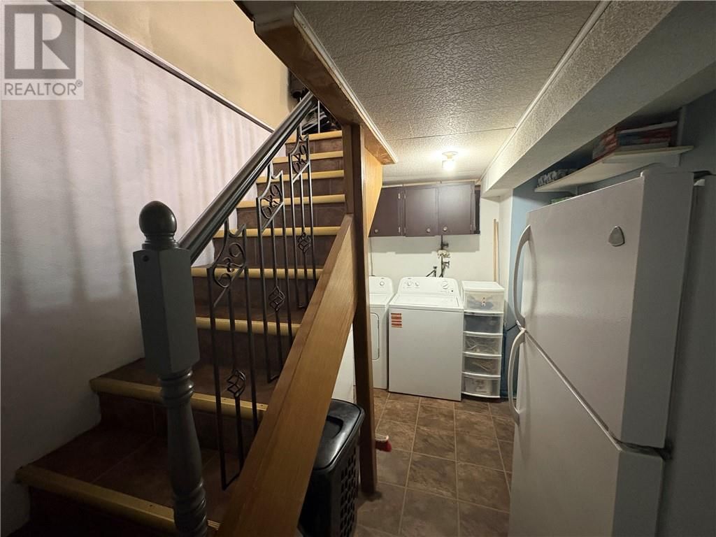 877 MARTINDALE Image 20