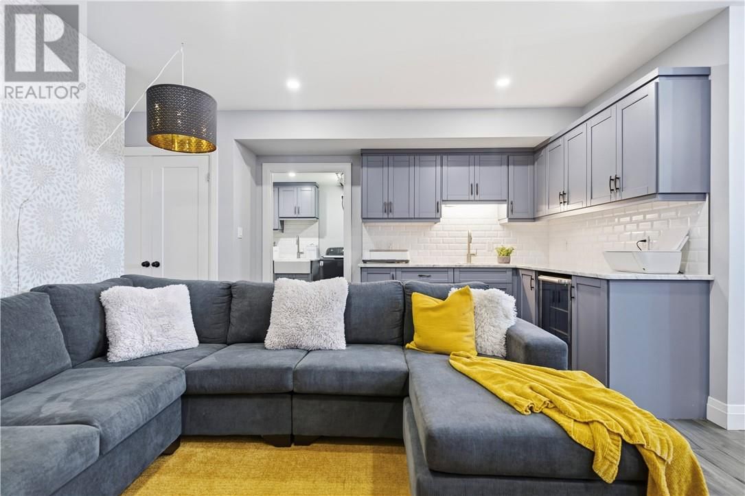 85 BIRMINGHAM DRIVE Image 39