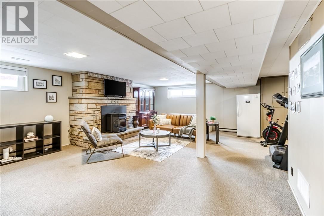 49 STRATHMERE COURT Image 25