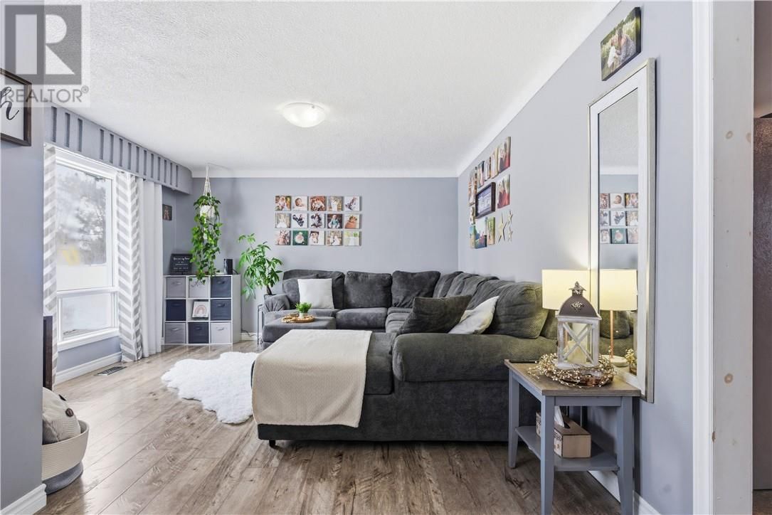 4689 ROBERT DRIVE Image 9