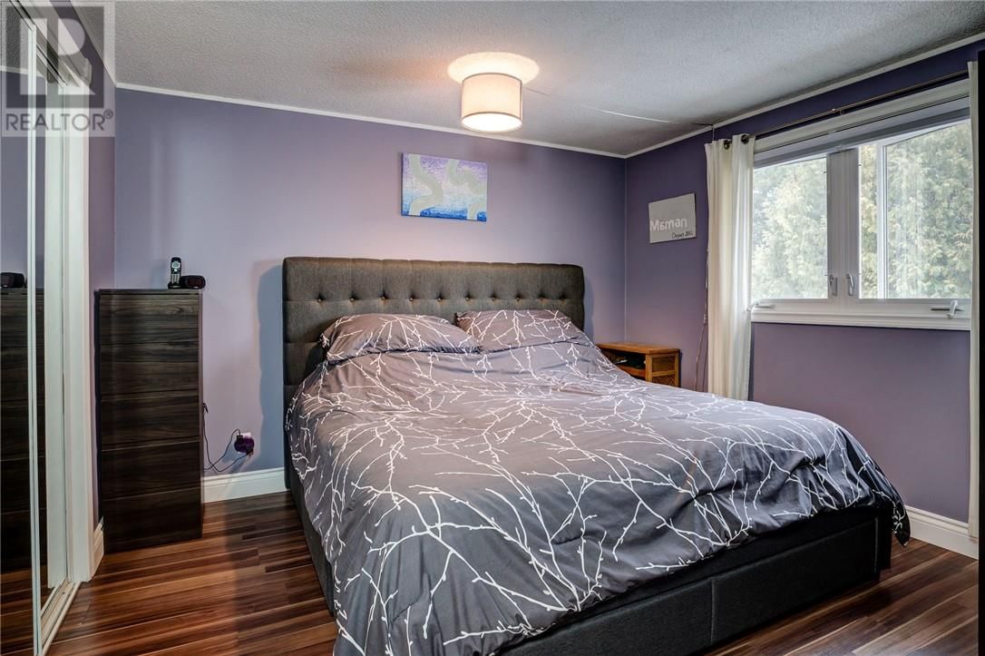 2079 HEBERT STREET Image 12