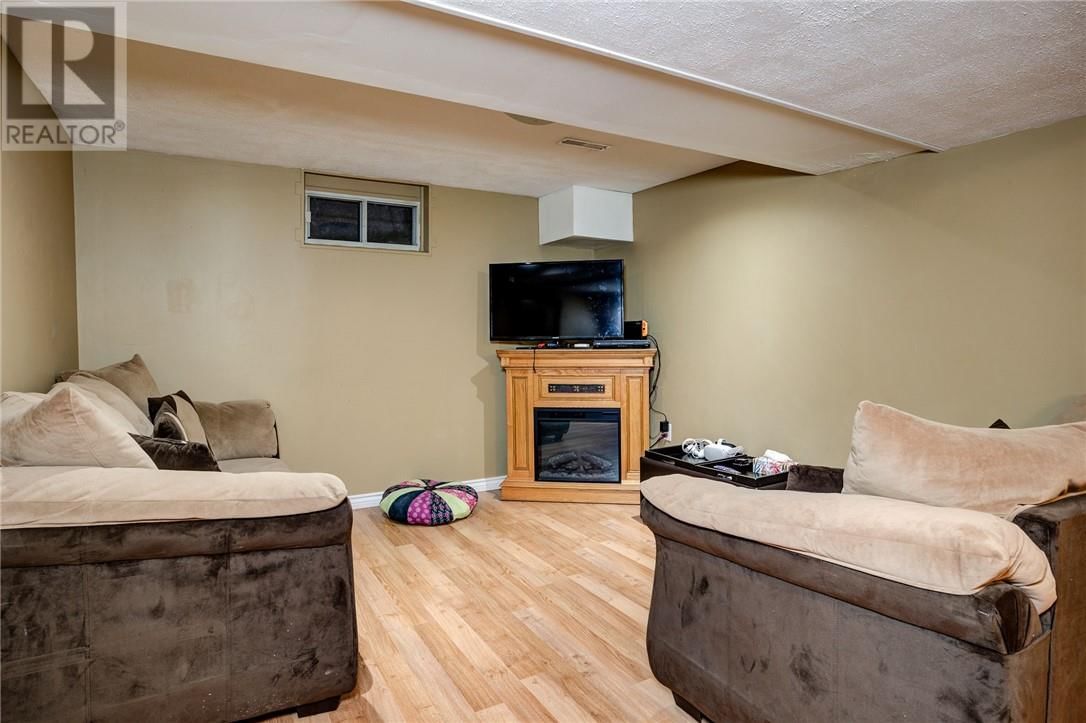 2079 HEBERT STREET Image 15