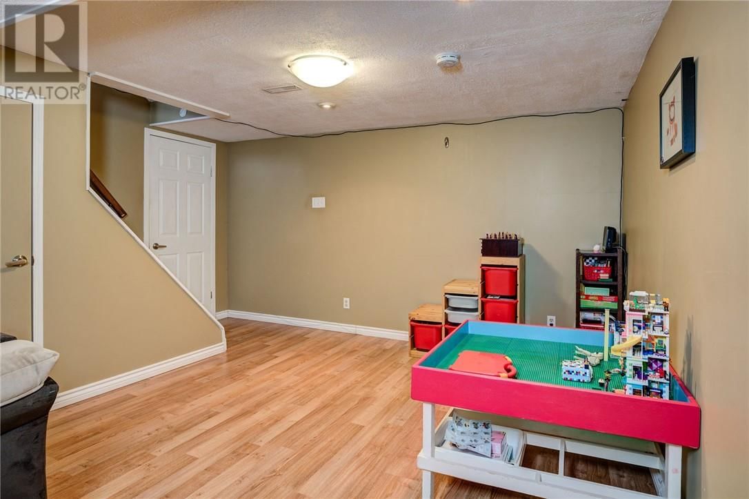 2079 HEBERT STREET Image 16