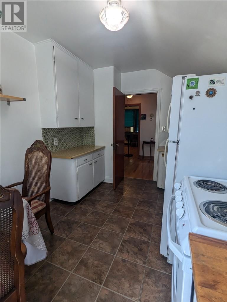 251 D'YOUVILLE STREET Image 30