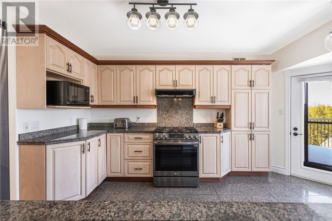 105 GARDENVALE COURT Image 14