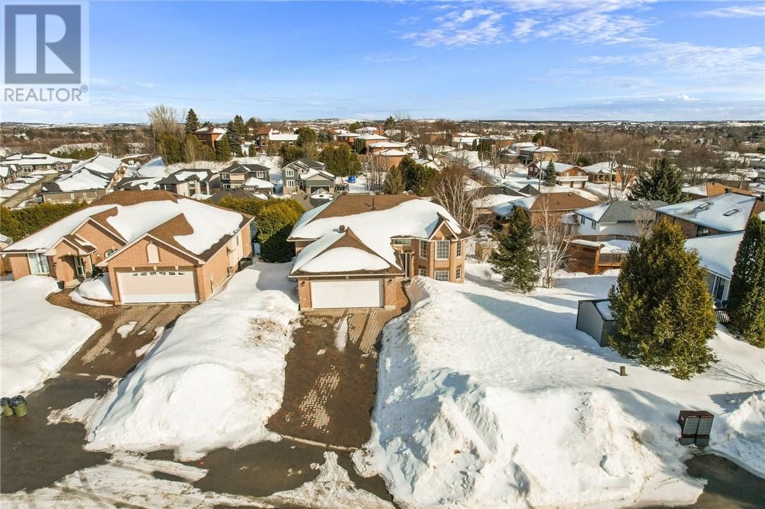 105 GARDENVALE COURT Image 44