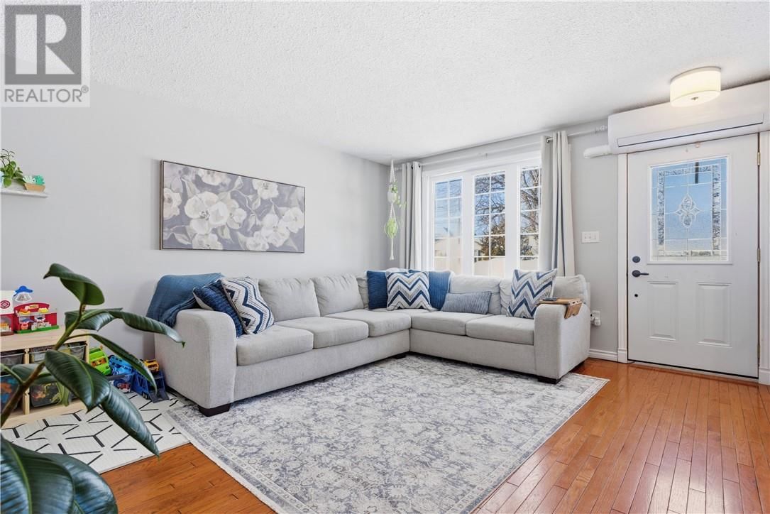 2585 DORSETT DRIVE Image 5