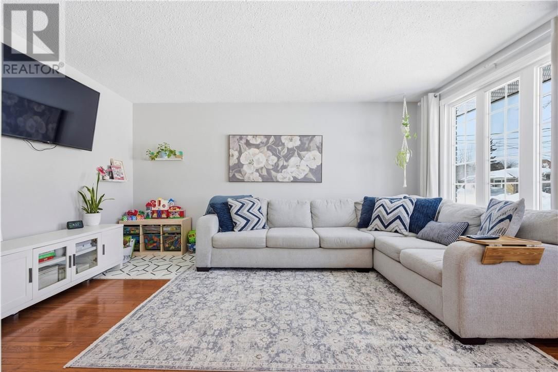 2585 DORSETT DRIVE Image 6