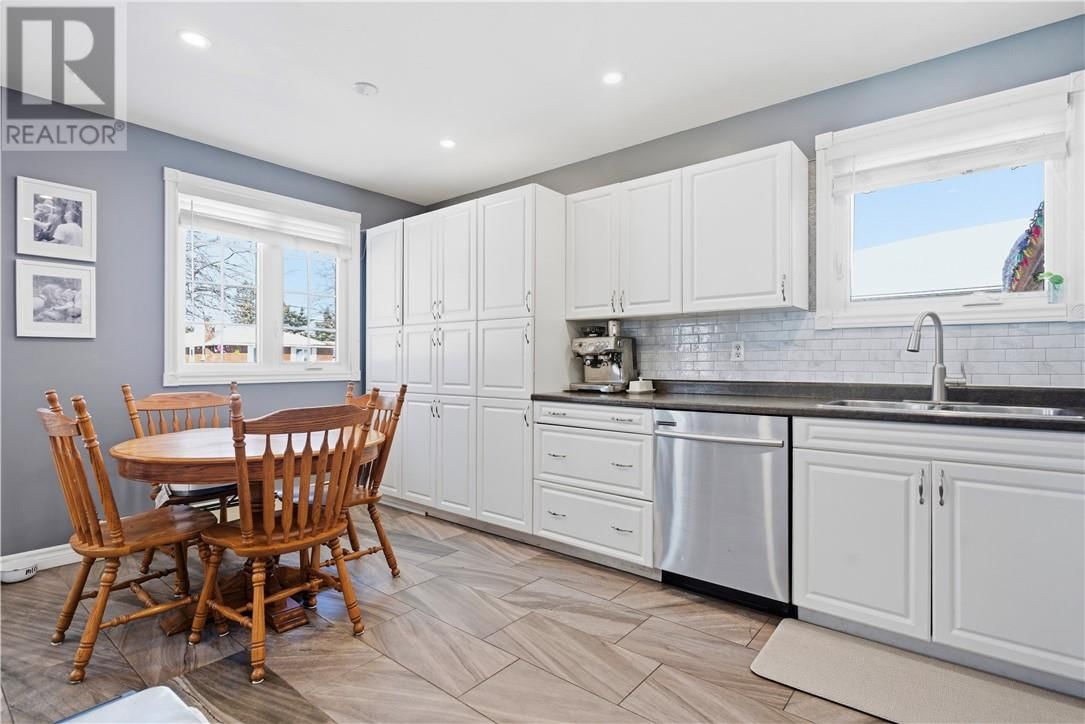 2585 DORSETT DRIVE Image 9