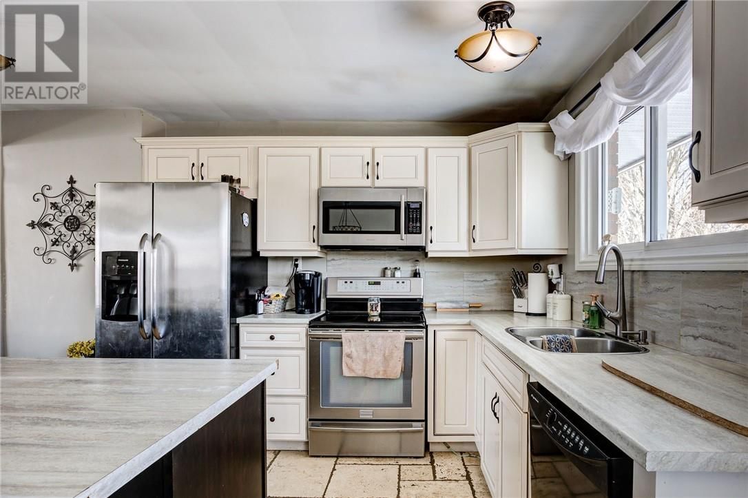 17 LAKEVIEW AVENUE Image 5