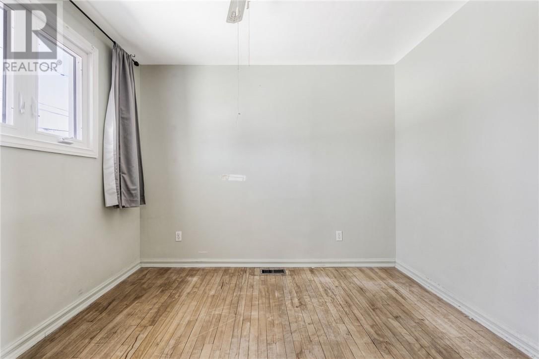 1078 MADELEINE AVENUE Image 16