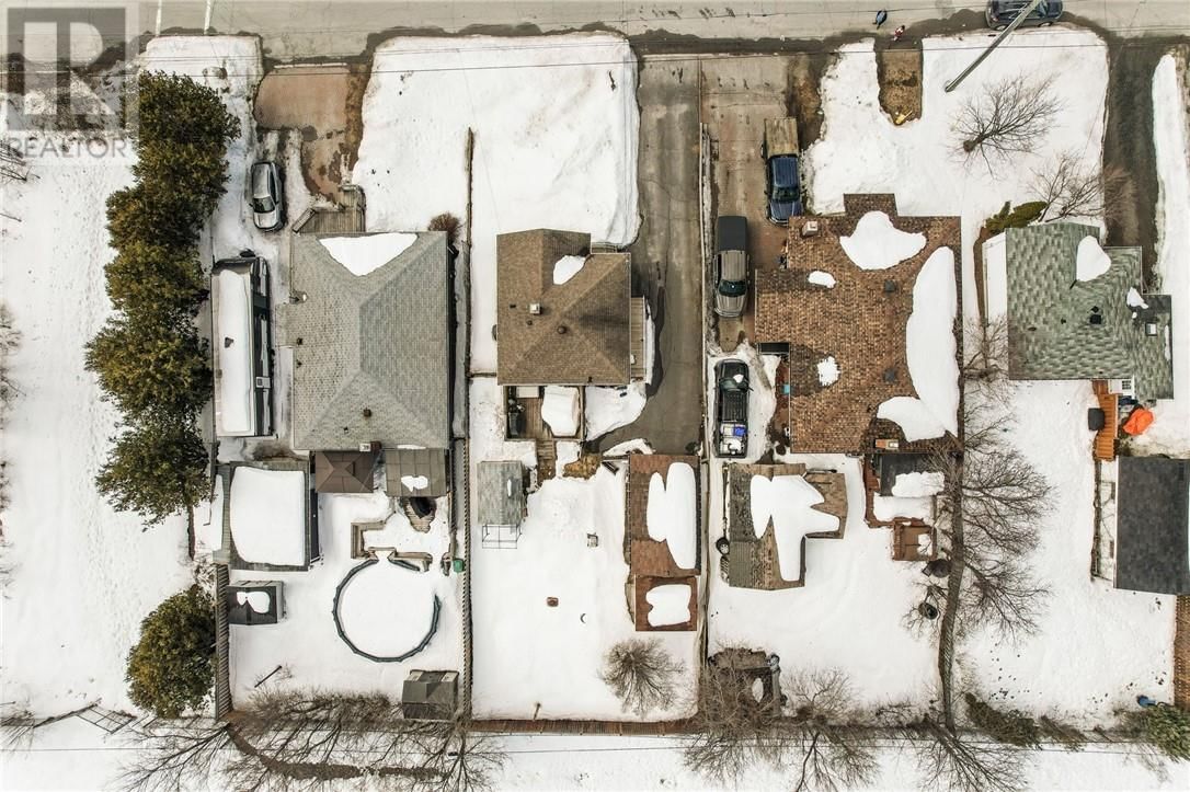 1078 MADELEINE AVENUE Image 31