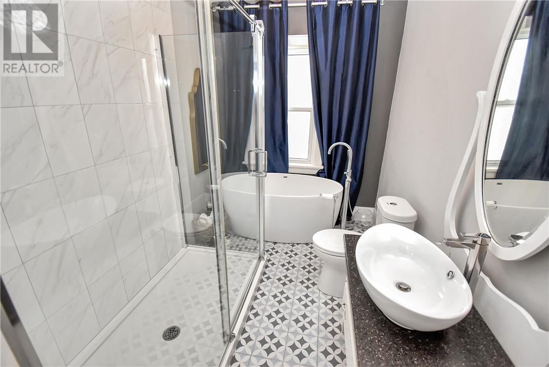 94 DOUGLAS STREET Image 15