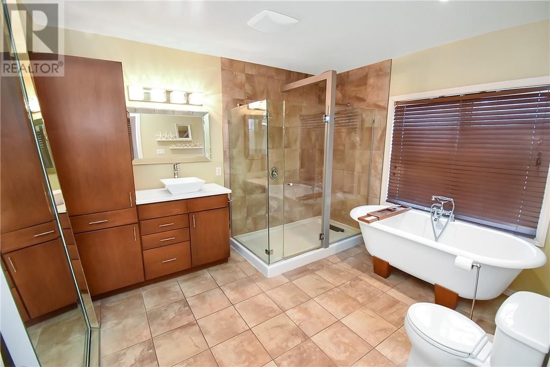 94 DOUGLAS STREET Image 17