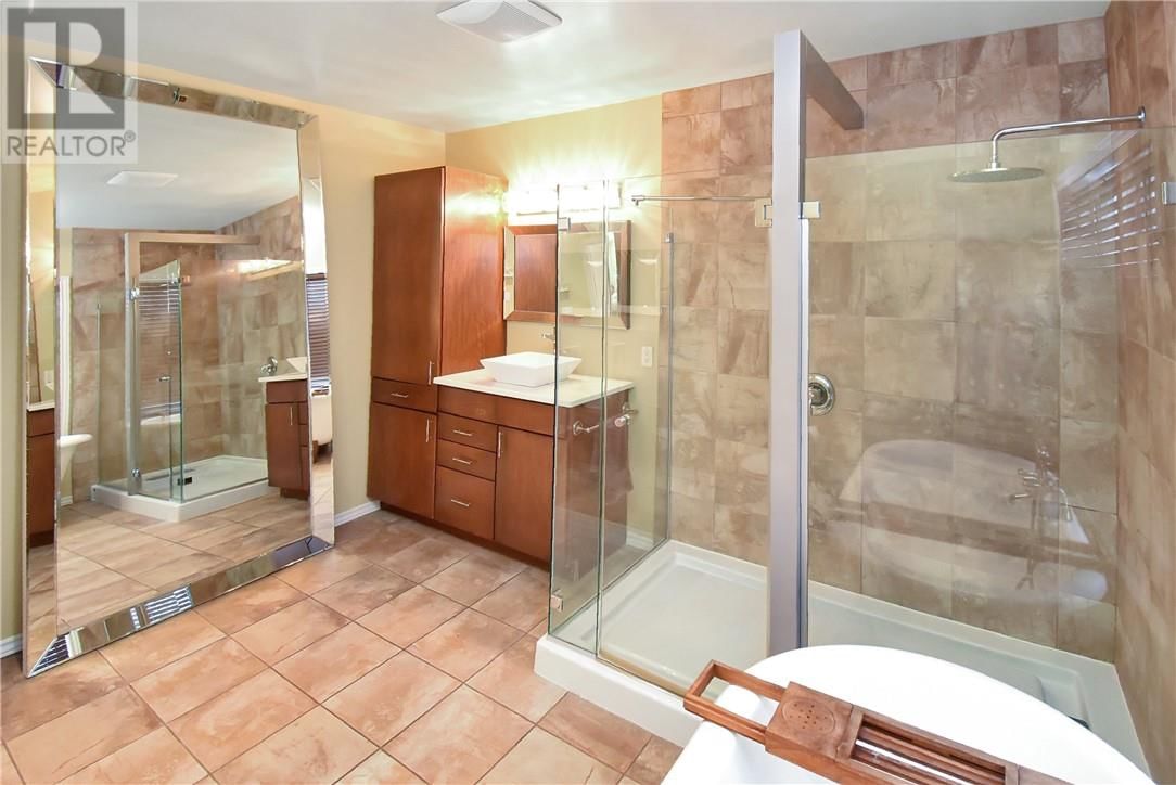 94 DOUGLAS STREET Image 18