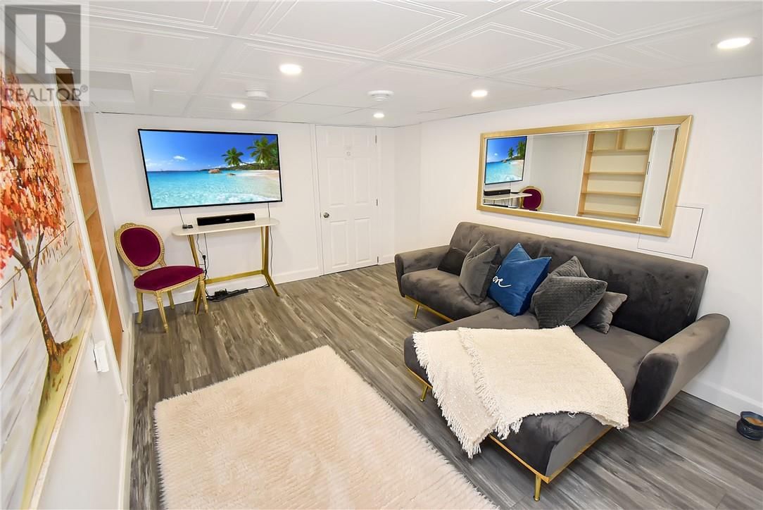 94 DOUGLAS STREET Image 24