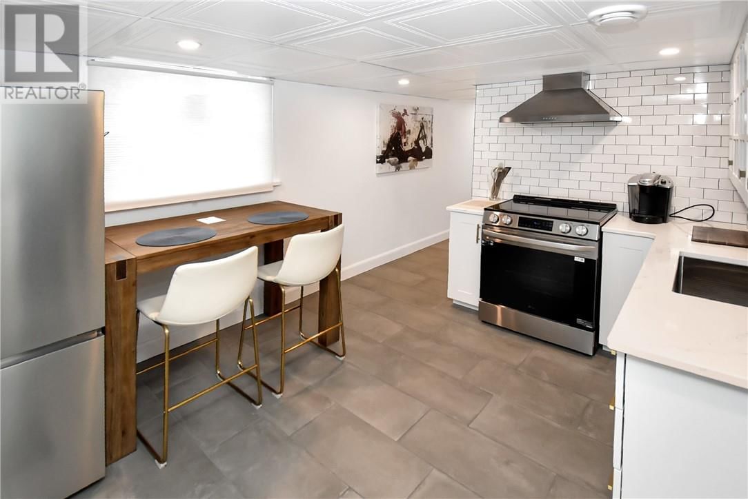 94 DOUGLAS STREET Image 26