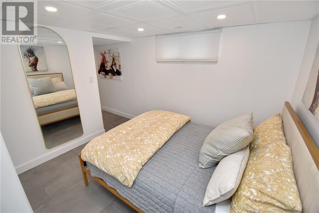 94 DOUGLAS STREET Image 31