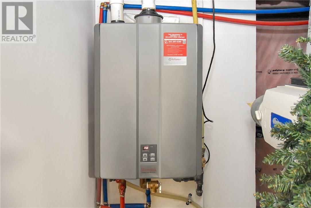 94 DOUGLAS STREET Image 32