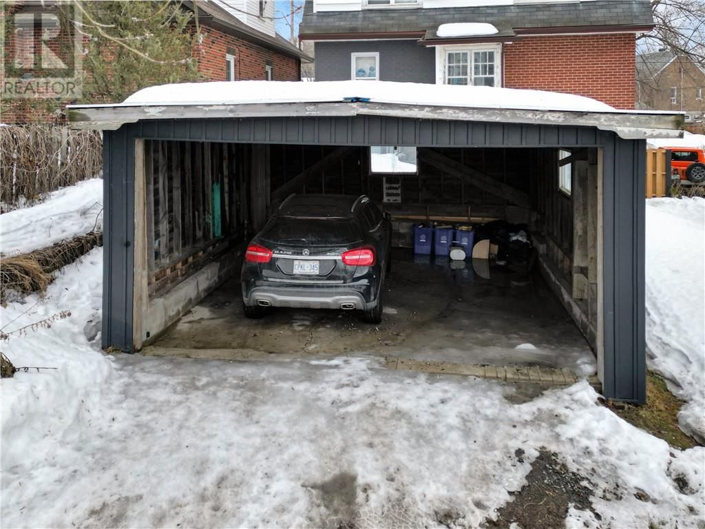 94 DOUGLAS STREET Image 33