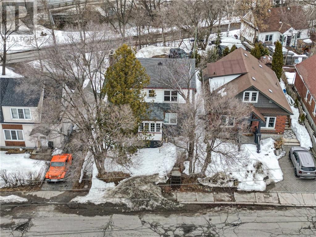 94 DOUGLAS STREET Image 34