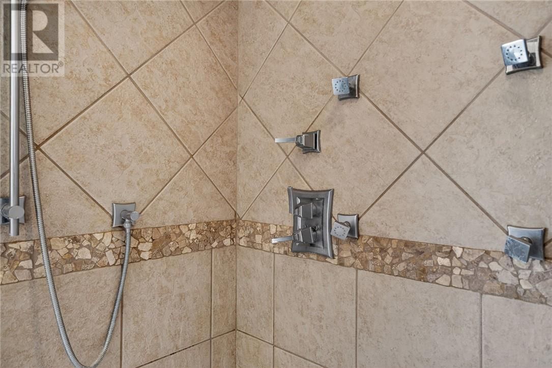 1014 TOYA COURT Image 32