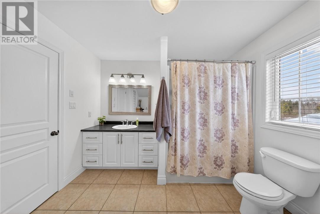 1014 TOYA COURT Image 38