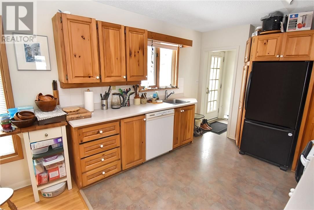 488 LAKE POINT CRT Image 12