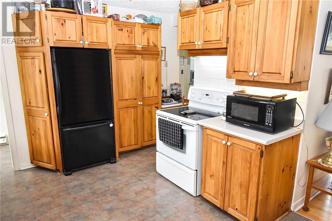 488 LAKE POINT CRT Image 13