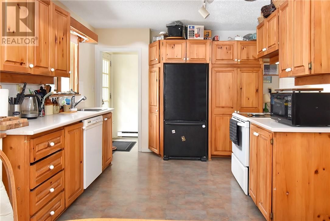 488 LAKE POINT CRT Image 15