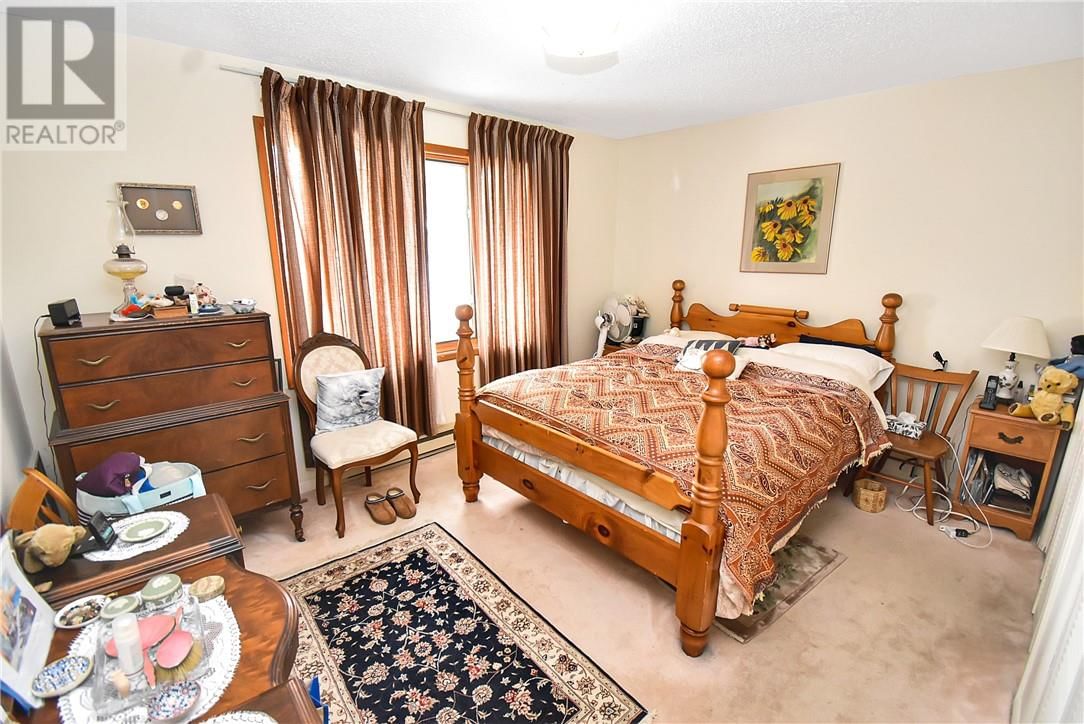 488 LAKE POINT CRT Image 18