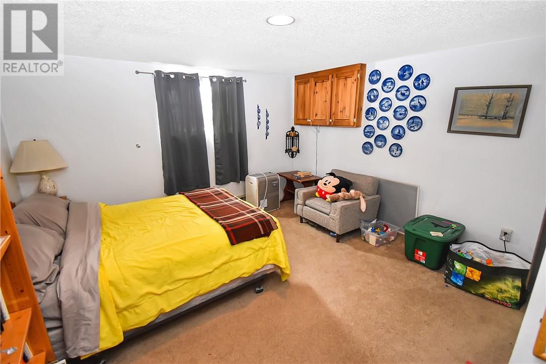 488 LAKE POINT CRT Image 19