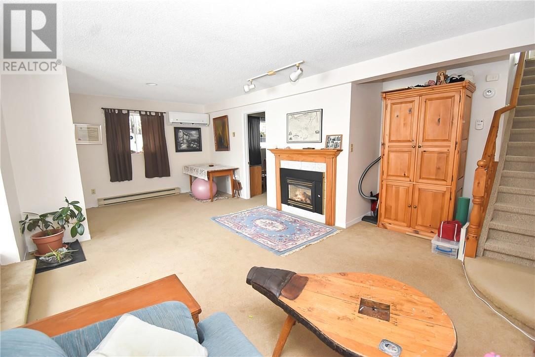 488 LAKE POINT CRT Image 21