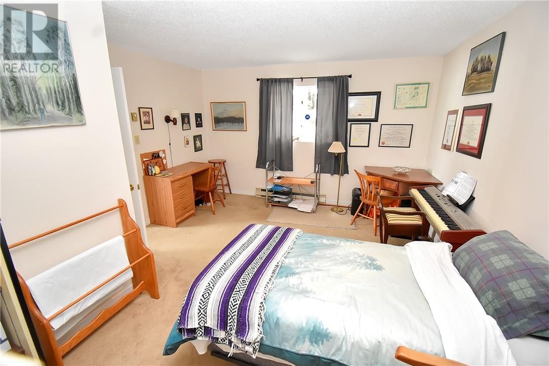 488 LAKE POINT CRT Image 23