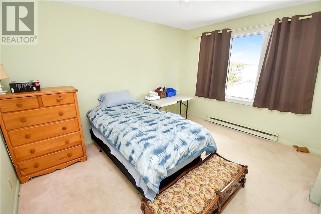 488 LAKE POINT CRT Image 24