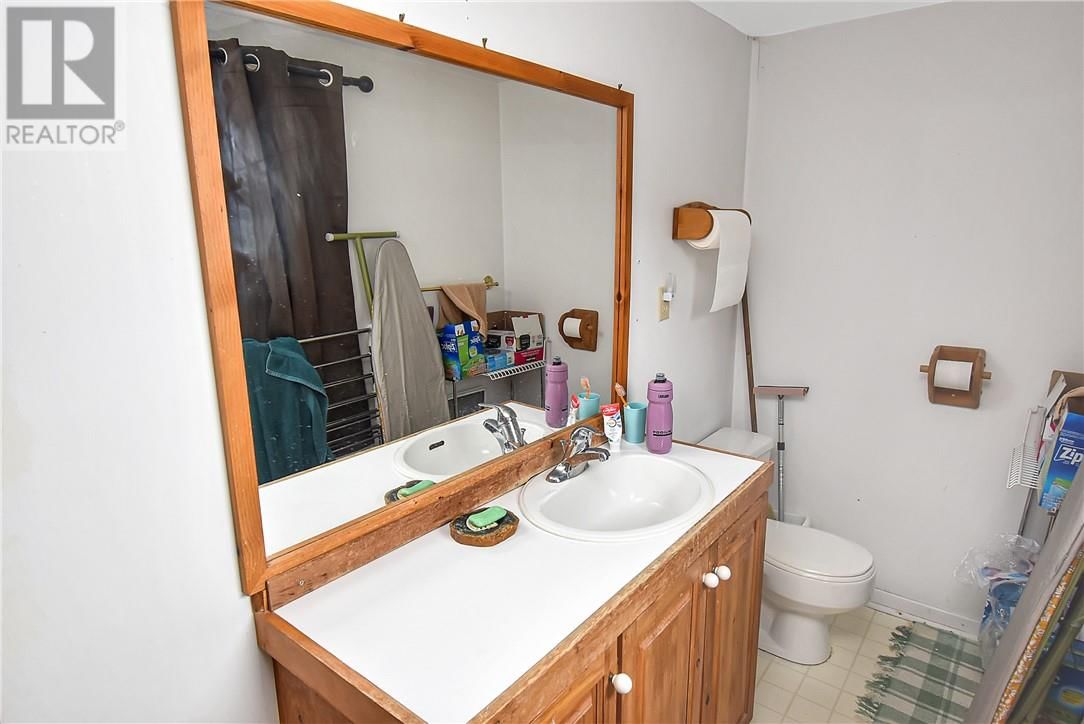 488 LAKE POINT CRT Image 28